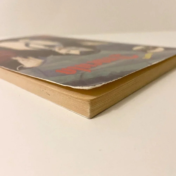 Vintage 1992 Universal Studios Monsters Presents Dracula Book Missing Poster - Picture 16 of 16